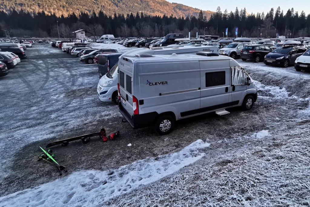 Lyžování a stání v&nbsp;Nassfeldu