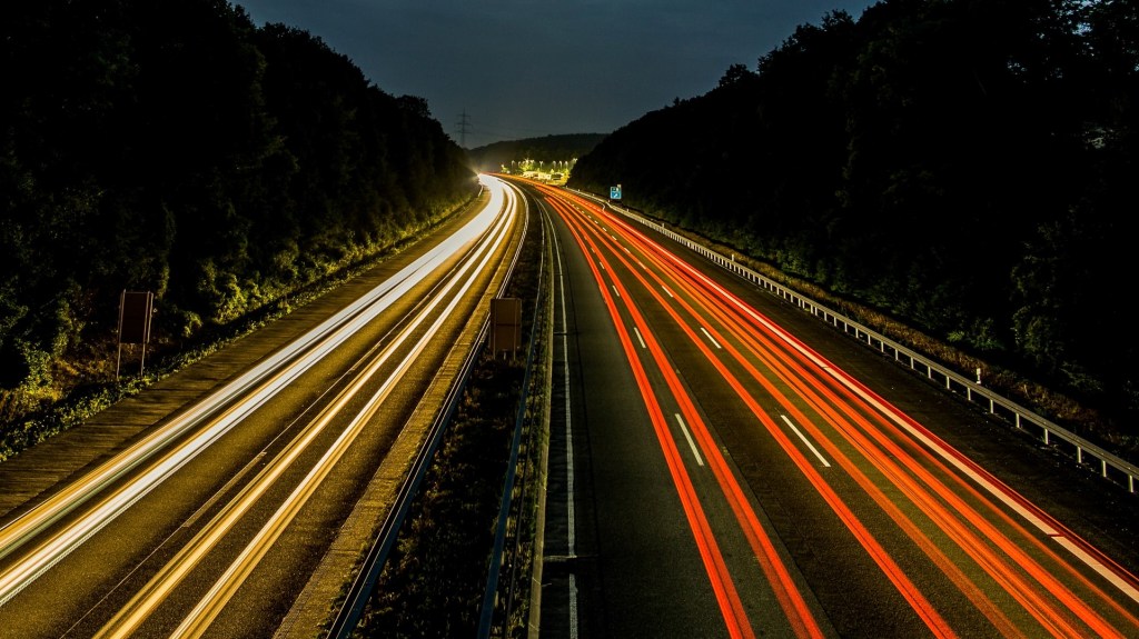 Registrace v květnu – stále nadprůměrné, ale růst zpomaluje