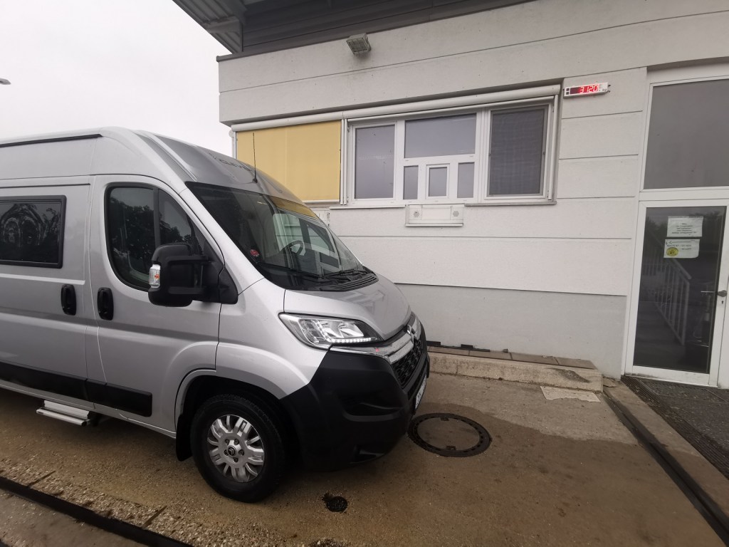 Jak se bezplatně zvážit na přechodu Mikulov do Rakouska