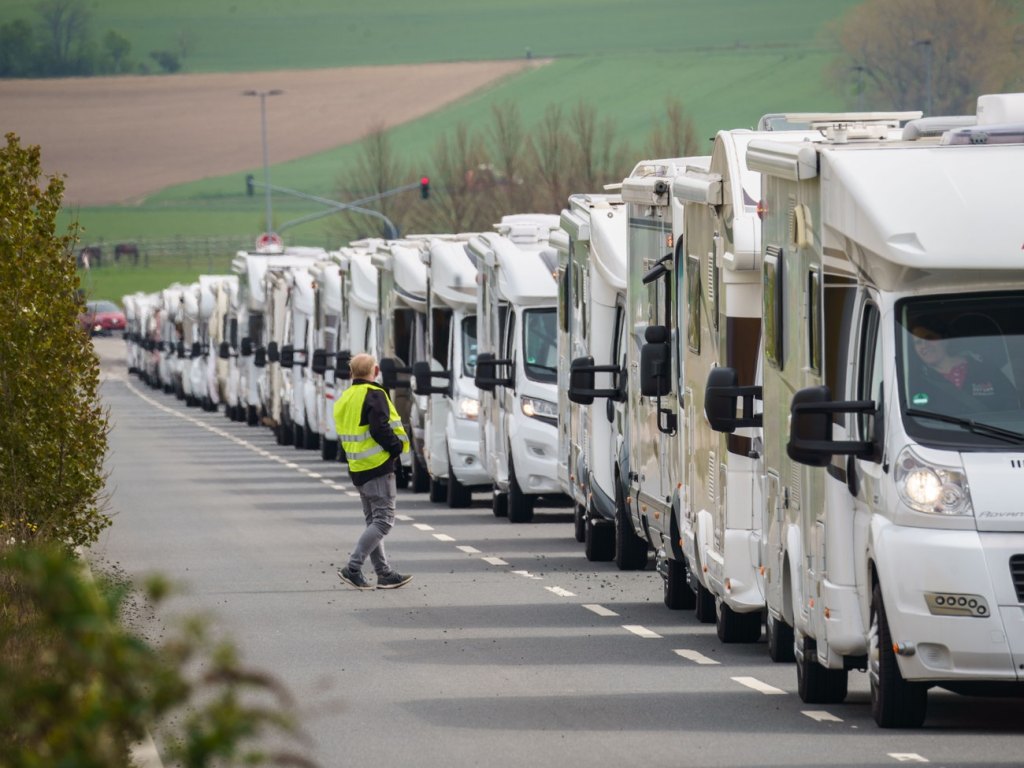 Registr obytných vozidel srpen 2021 – stále růst, jen těžkotonážníci padají