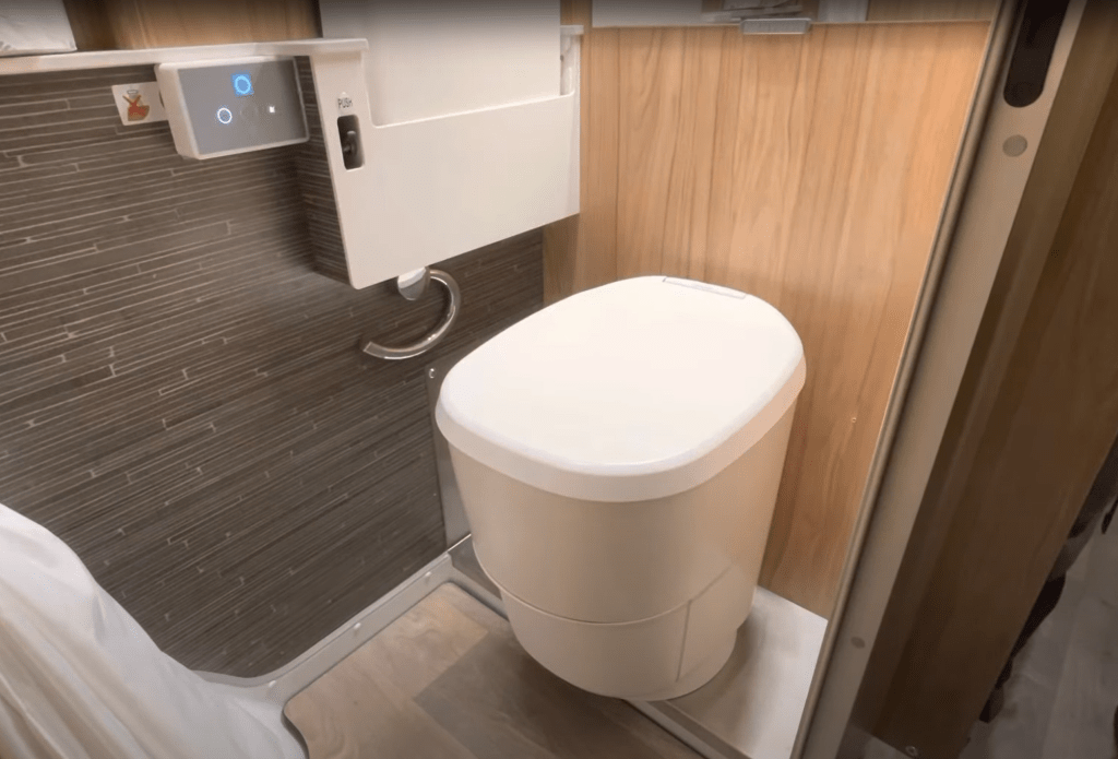 Bezchemické WC – neseparujte, nespalujte, ale&nbsp;zavařujte!