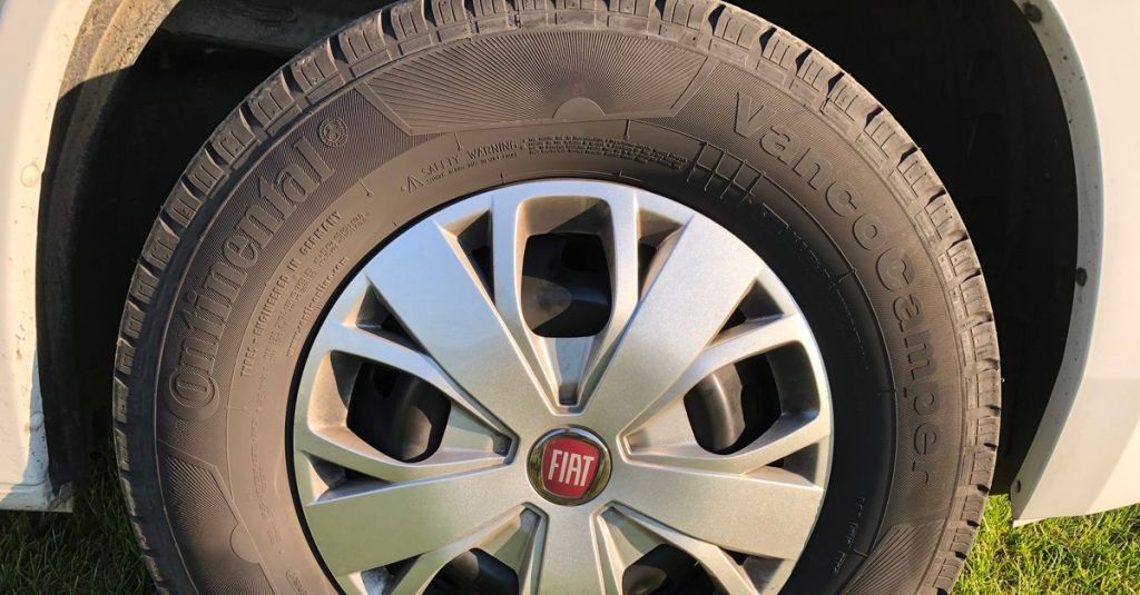 Tip: zabránění vzniku plošek na pneumatikách při dlouhém stání