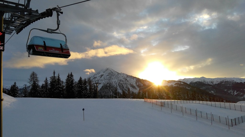 Tip na dárek pro celou rodinu: pojištění se slevou více jak 70% a karta  pro  snadnější lyžování&nbsp;zdarma