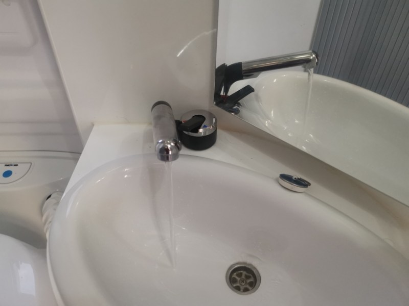 Když neteče voda – výměna mikrospínače v&nbsp;baterii