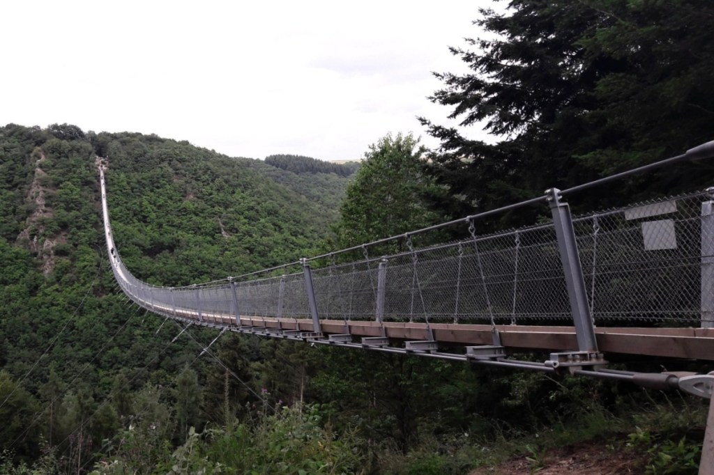 S obytňákem za visutými mosty – německá&nbsp;pětka