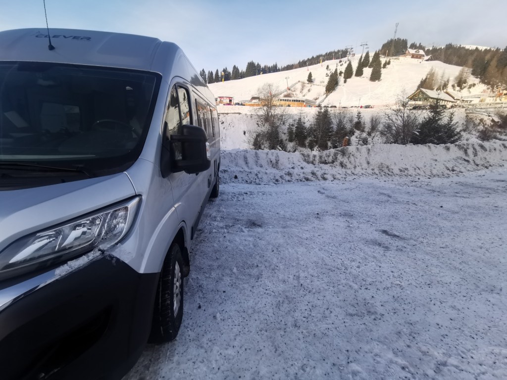 Prosinec 2022 – registrace citelně klesly, ale roční výsledek to&nbsp;nepokazilo