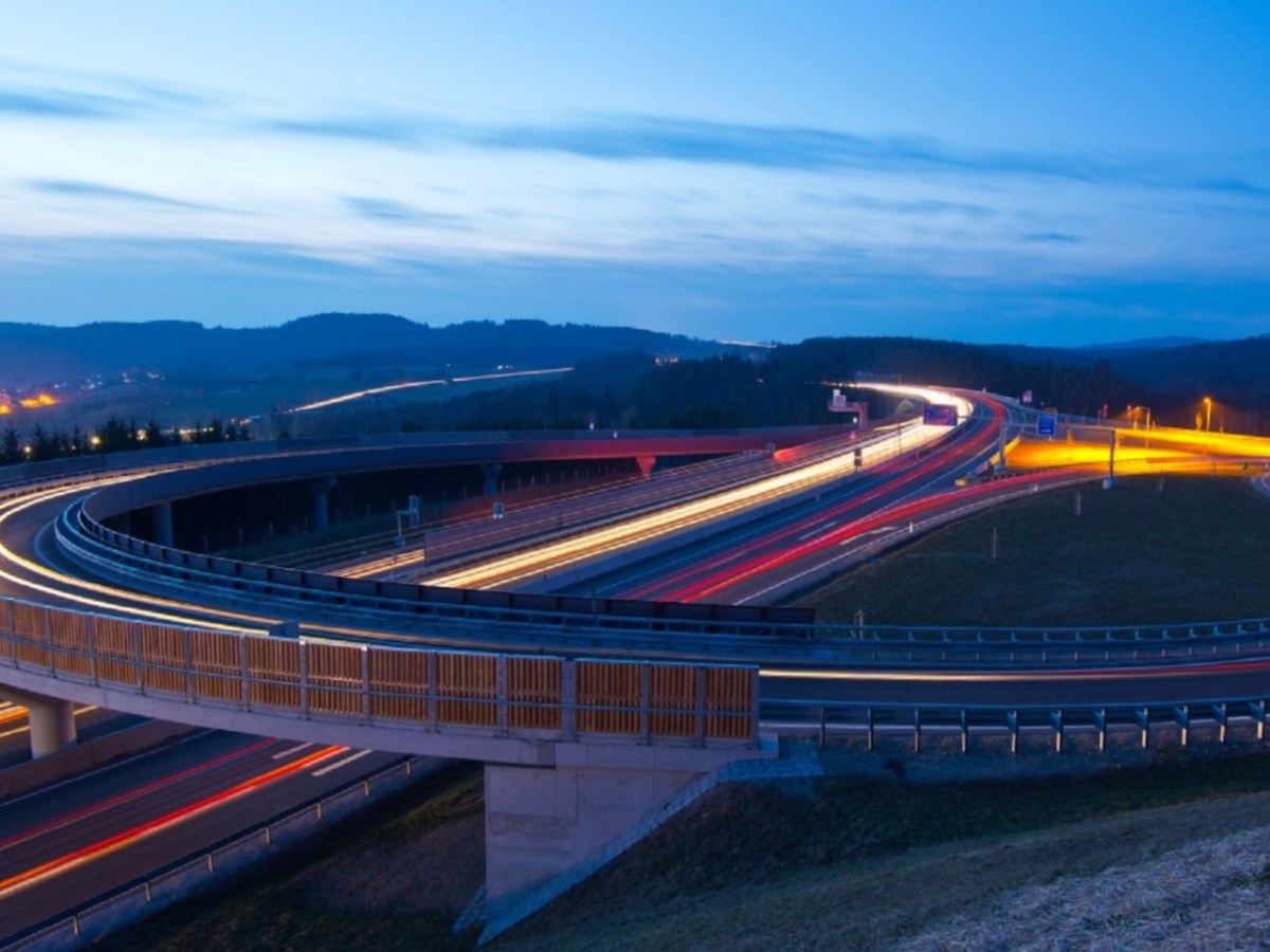 Rakouské dálnice 2023 : rychlá koupě viněty, hladký průjezd mýtnými úseky, zavření Arlberského&nbsp;tunelu