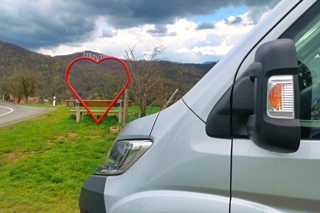 Karavanisté v polovině roku 2023 – kolik nás je?