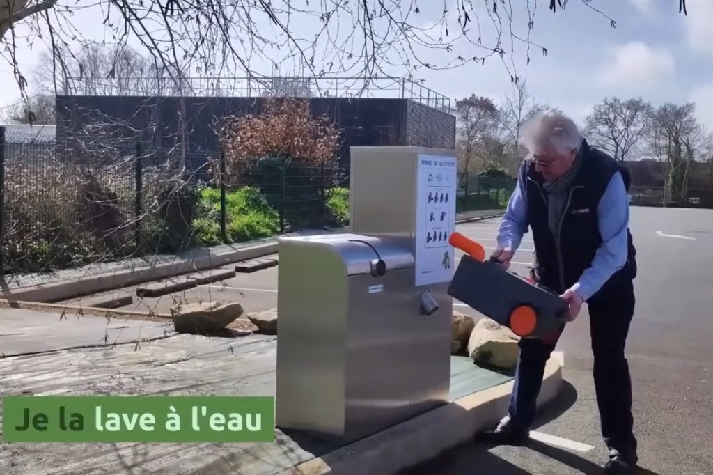 Neobvyklý servisní sloupek z&nbsp;Francie