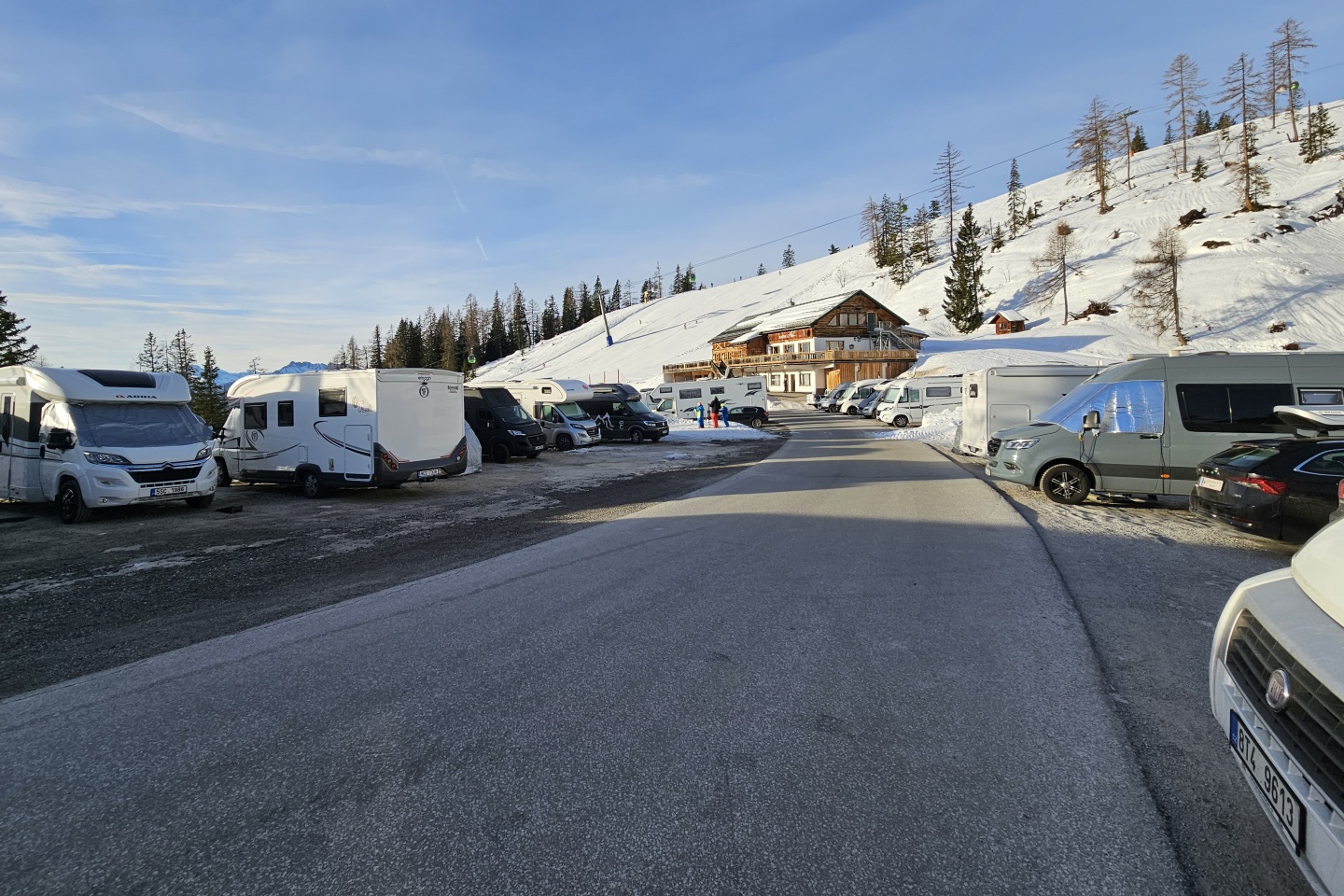 Prosinec 2023 – obytná auta se horečně&nbsp;nakupovala