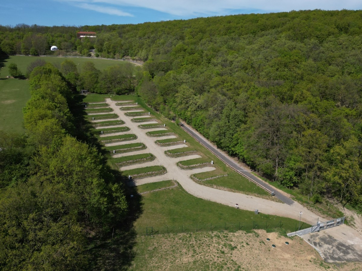 Karavanové stání v Modrých Horách – Farma Ovčí&nbsp;terasy