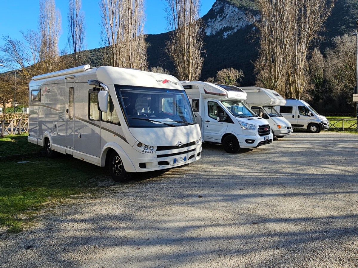 Karavanisté na začátku roku 2025 – kolik nás&nbsp;je?