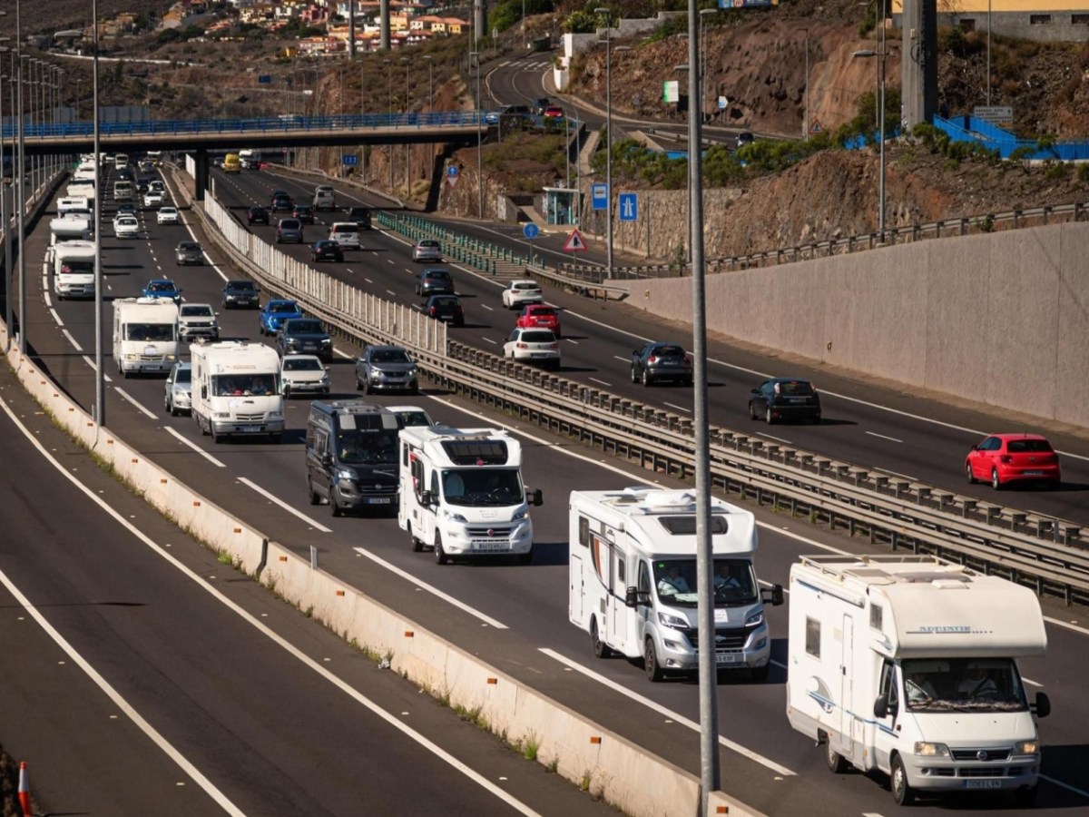 Na Tenerife protestovalo téměř 350 majitelů obytných vozidel proti&nbsp;diskriminaci