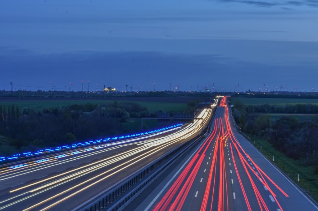 Evropa 2026: dálniční a silniční poplatky pro karavanisty a další&nbsp;pravidla